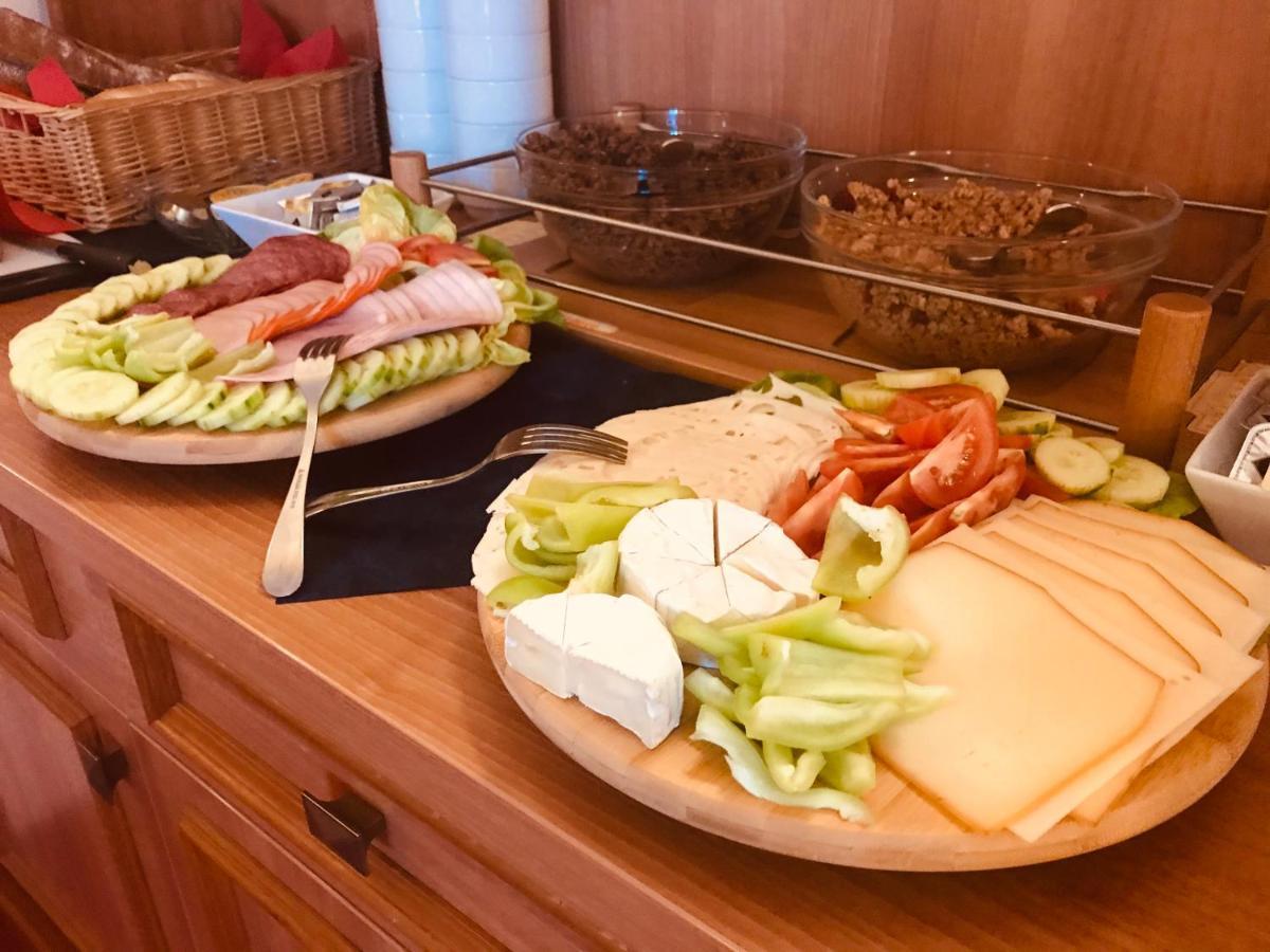 Hotel Grand Hradec Kralove Luaran gambar
