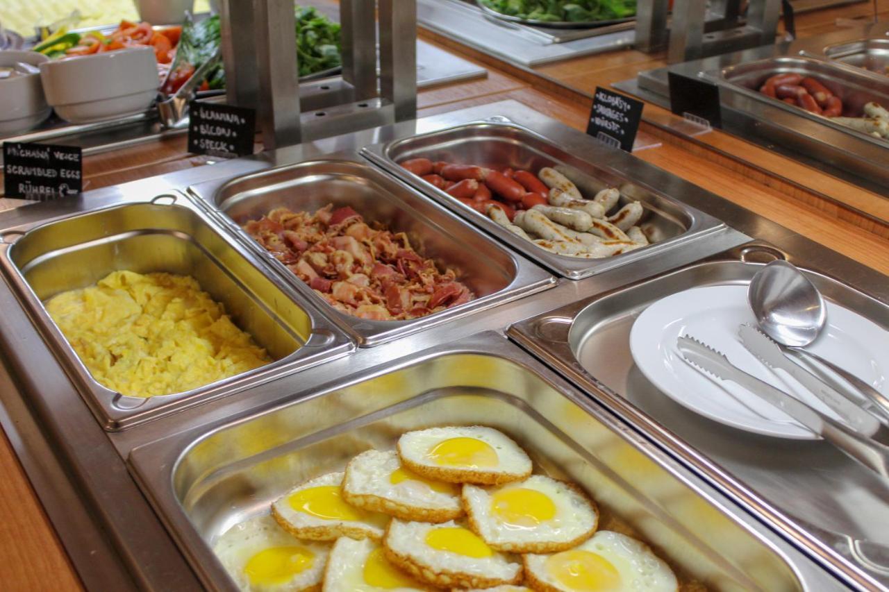 Hotel Grand Hradec Kralove Luaran gambar