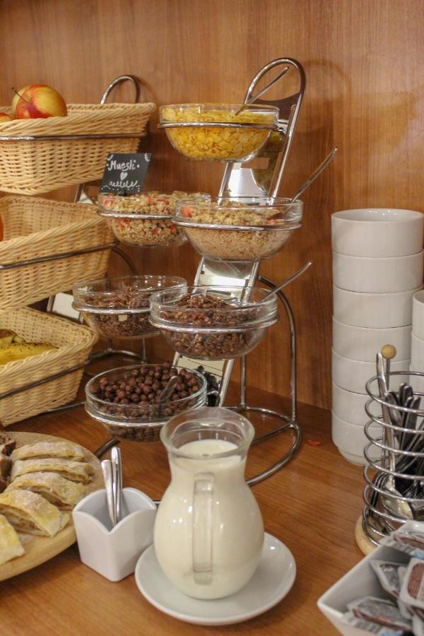 Hotel Grand Hradec Kralove Luaran gambar