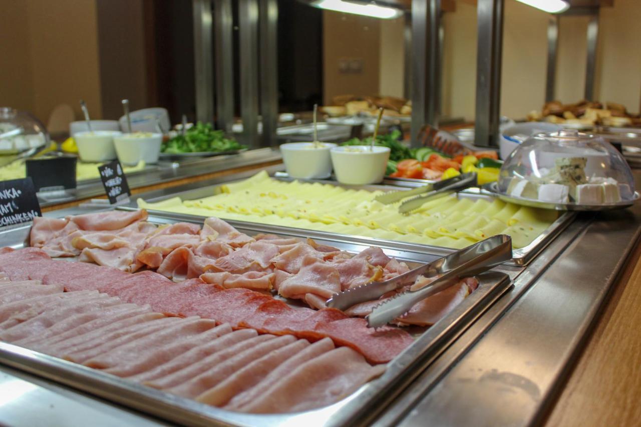 Hotel Grand Hradec Kralove Luaran gambar