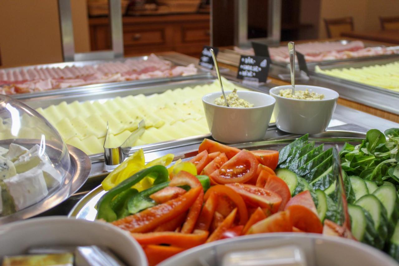 Hotel Grand Hradec Kralove Luaran gambar