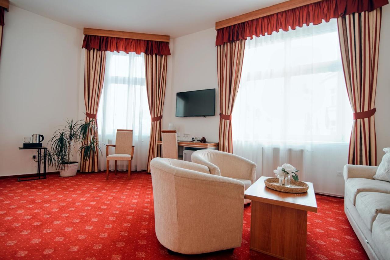 Hotel Grand Hradec Kralove Luaran gambar