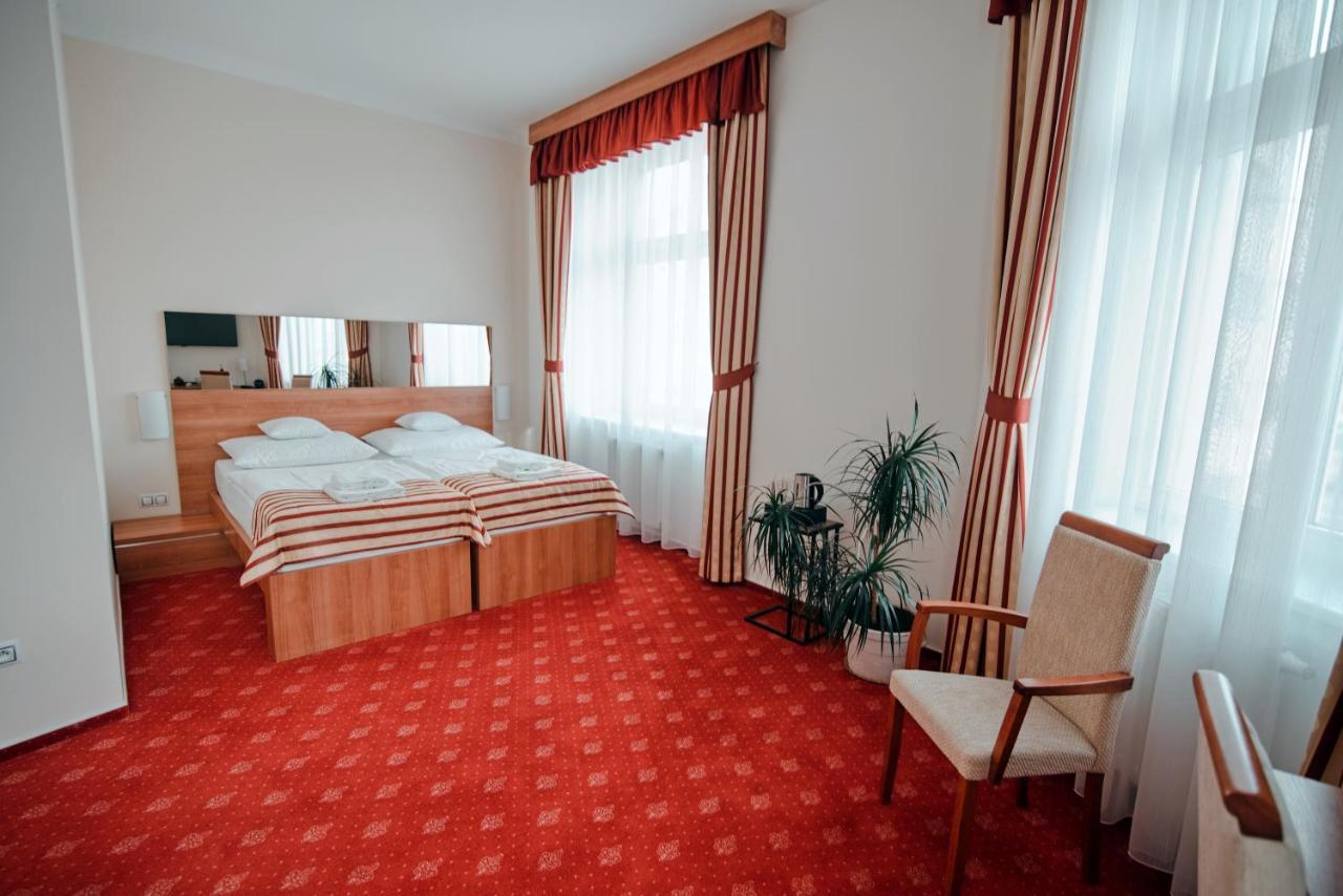 Hotel Grand Hradec Kralove Luaran gambar