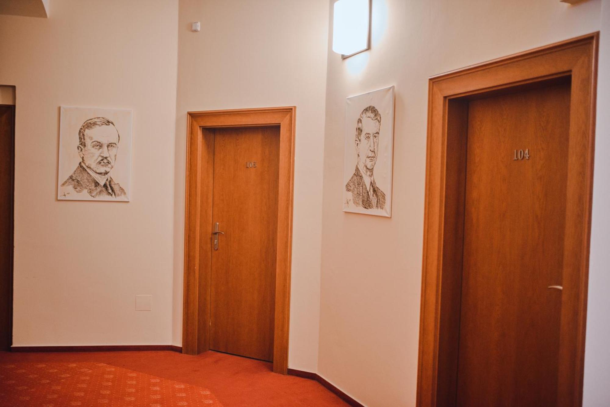 Hotel Grand Hradec Kralove Luaran gambar