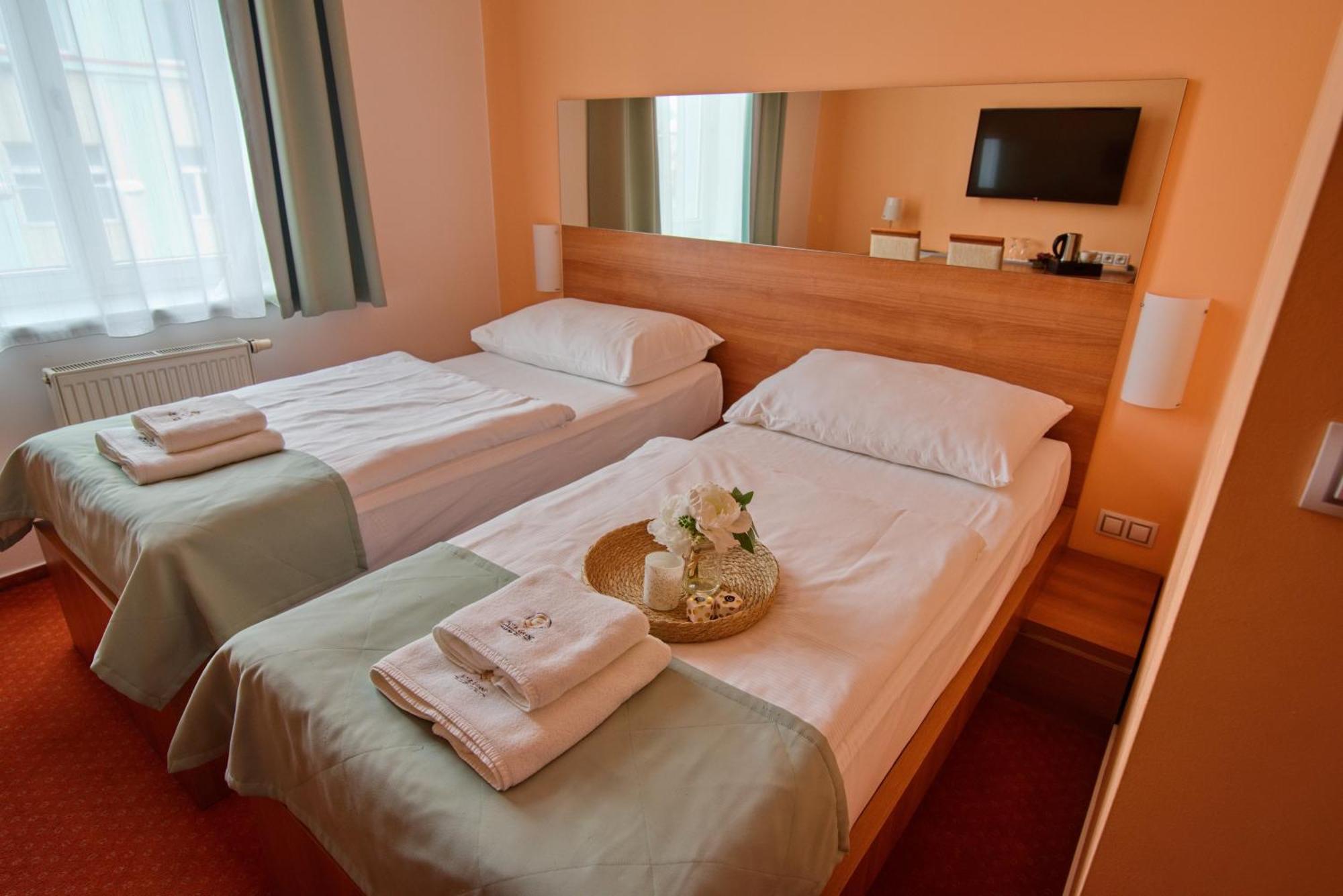 Hotel Grand Hradec Kralove Luaran gambar