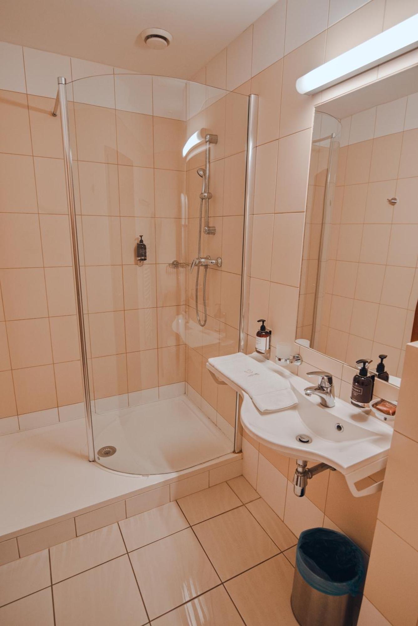 Hotel Grand Hradec Kralove Luaran gambar