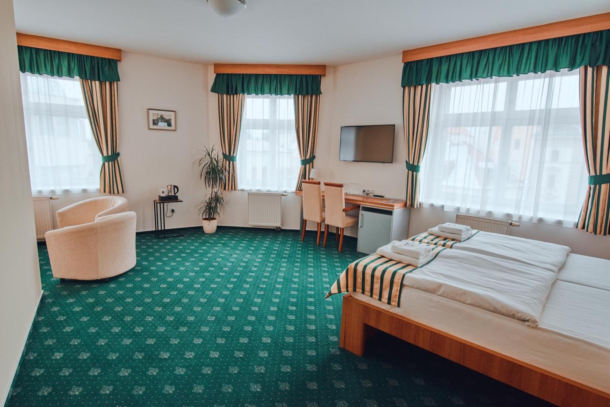 Hotel Grand Hradec Kralove Luaran gambar