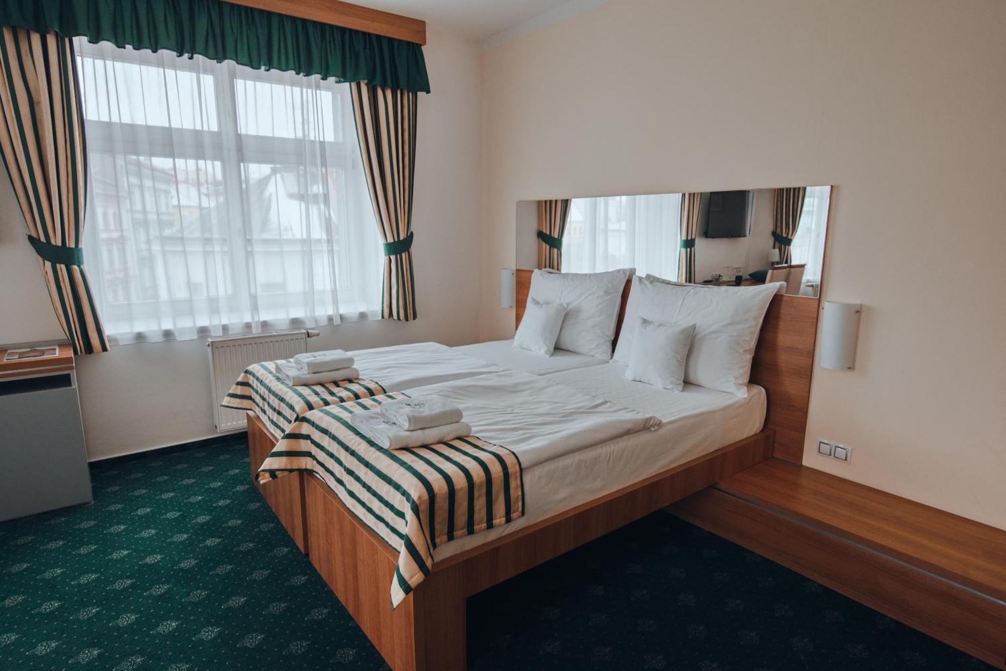 Hotel Grand Hradec Kralove Luaran gambar