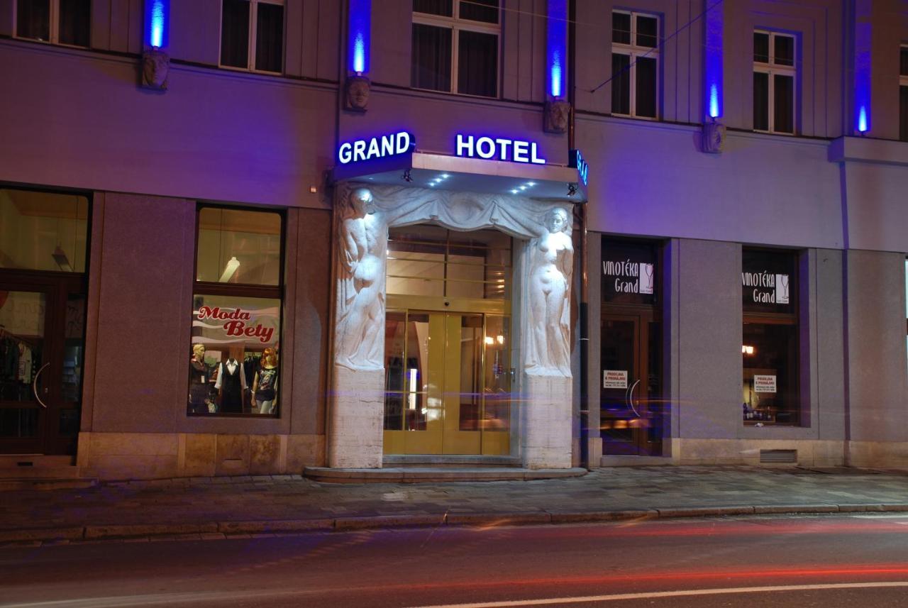 Hotel Grand Hradec Kralove Luaran gambar